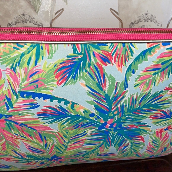 Lilly Pulitzer Padded Tech Sleeve - Picture 6 of 7